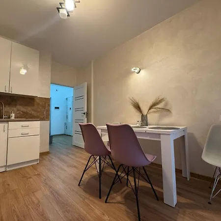 з балконом у новобудові вулиця вашингтона-шафарика