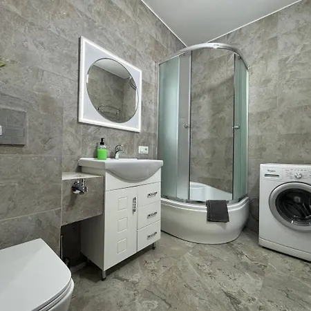 з балконом у новобудові вулиця вашингтона-шафарика Apartament Lwów