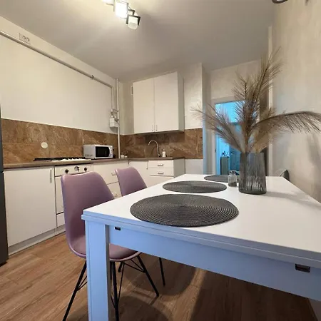 з балконом у новобудові вулиця вашингтона-шафарика