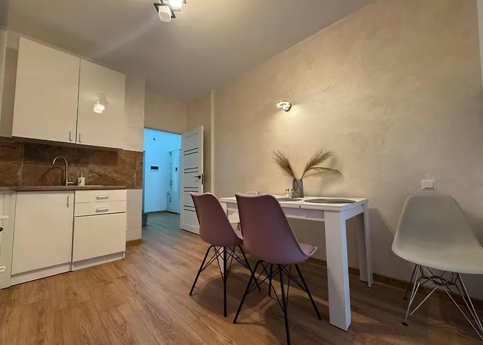 з балконом у новобудові вулиця вашингтона-шафарика