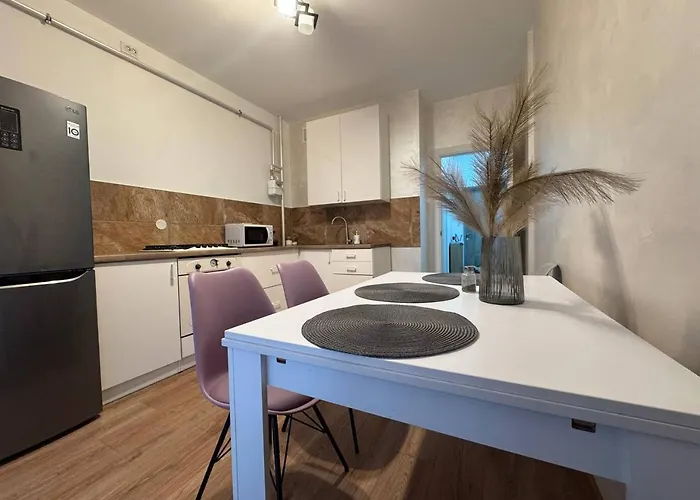 з балконом у новобудові вулиця вашингтона-шафарика